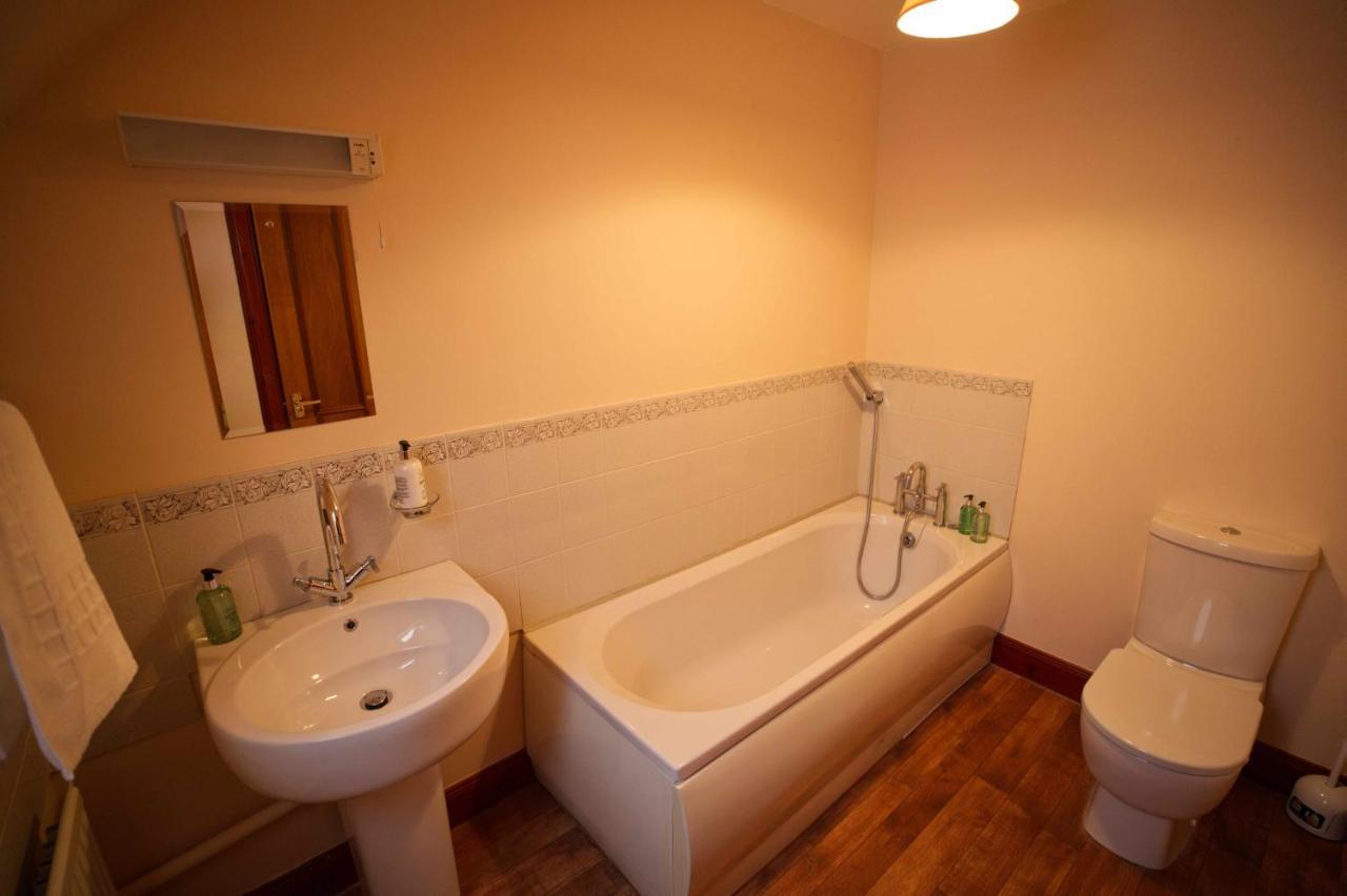 Hotel Woodlands House With Hot Tub Ballachulish Exterior foto