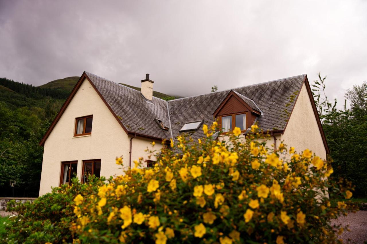 Hotel Woodlands House With Hot Tub Ballachulish Exterior foto